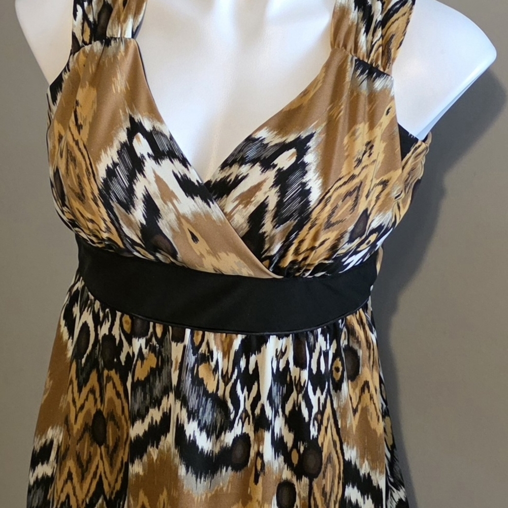 New Directions Tan and Black Abstract Top